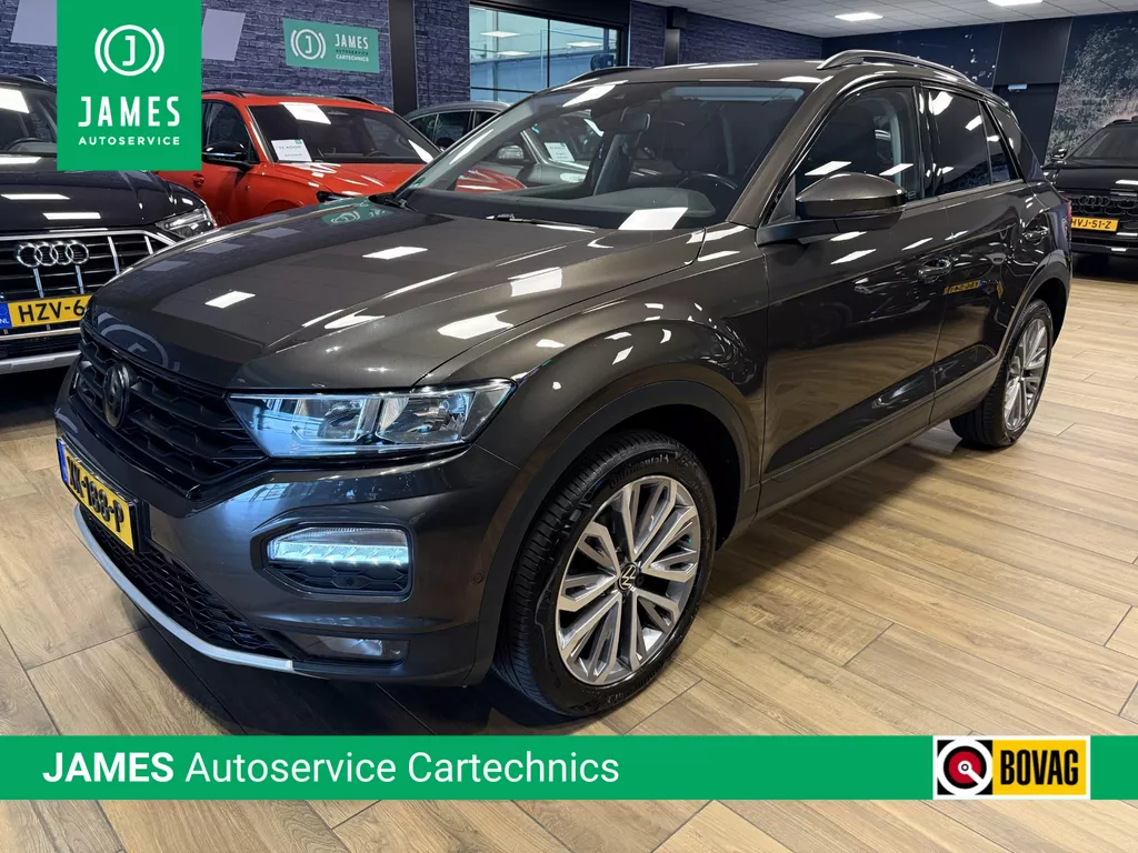 Volkswagen T-Roc 1.5 TSI Style |Navi|Carplay|Trekhaak|stoel en stuurverwarming|PrivacyGlass|