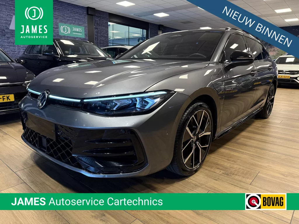 Volkswagen Passat Variant 1.5 eTSI R-Line Edition PHEV|PANO|TREKHAAK|NAVI|CARPLAY|MEMORY SEAT|STOEL/STUUR VERW.|ACC|HARMAN KARDON|MASSAGE STOELEN|